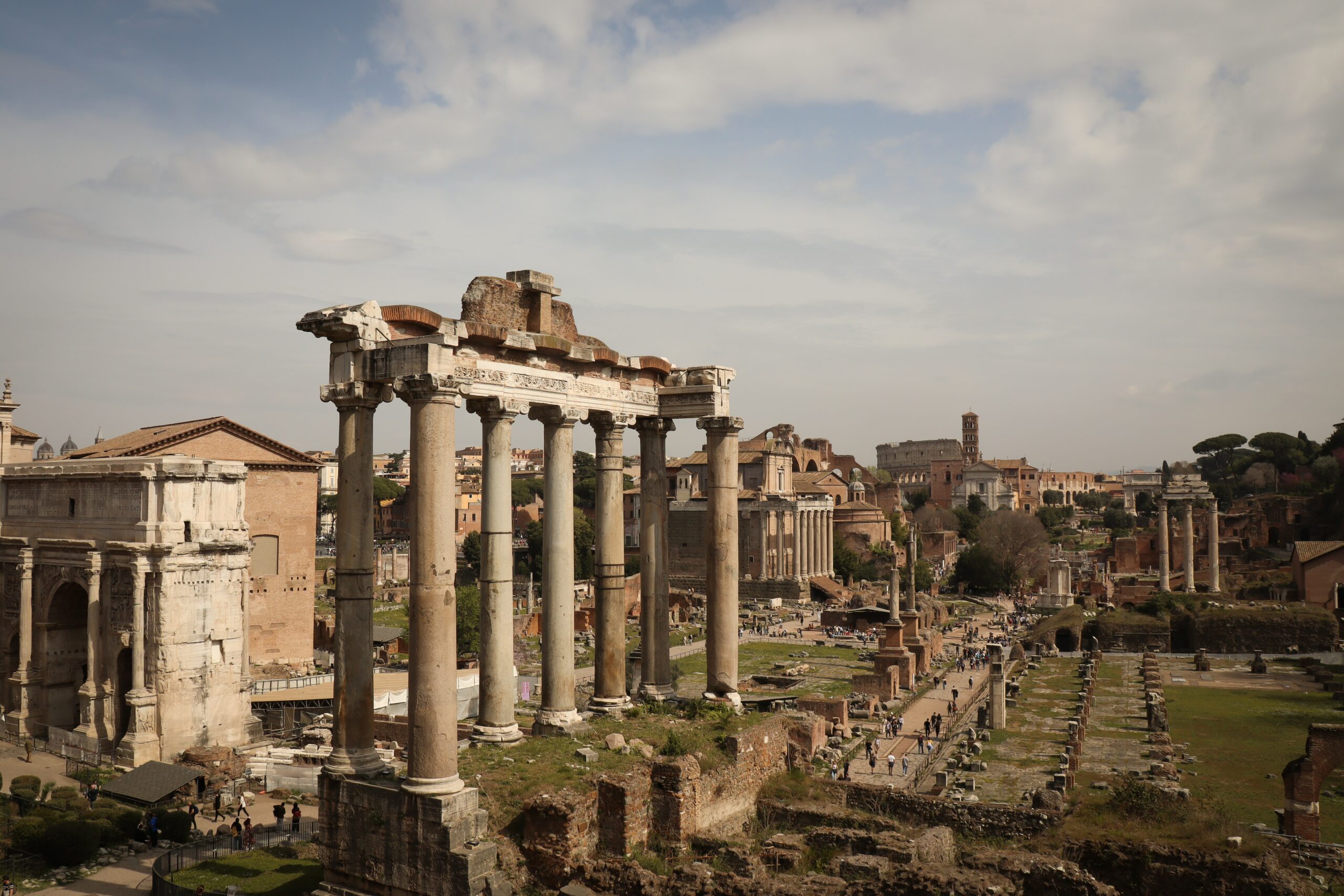 Forum Romanum – Ett Arkeologiskt Underverk i mitten av Rom